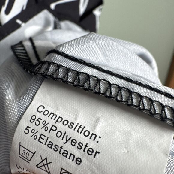 Men's Size Small Button Up Black Party Rave Emojis Shirt - Picture 5 of 7